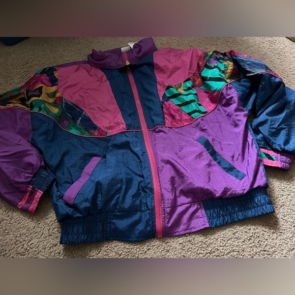 Jackets & Blazers - VINTAGE womens windbreaker